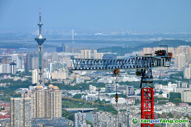 建筑業(yè)高質(zhì)量發(fā)展需以降低碳排放、提高綠色性能為主要目標(biāo)。攝影/章軻